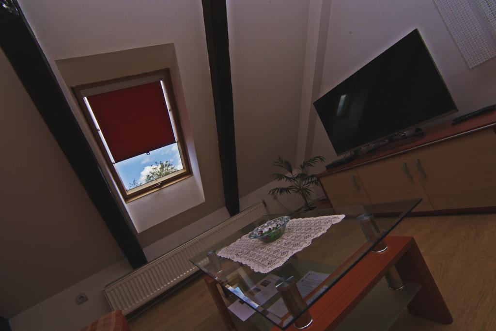 Apartment House Lalita Fužine Eksteriør bilde